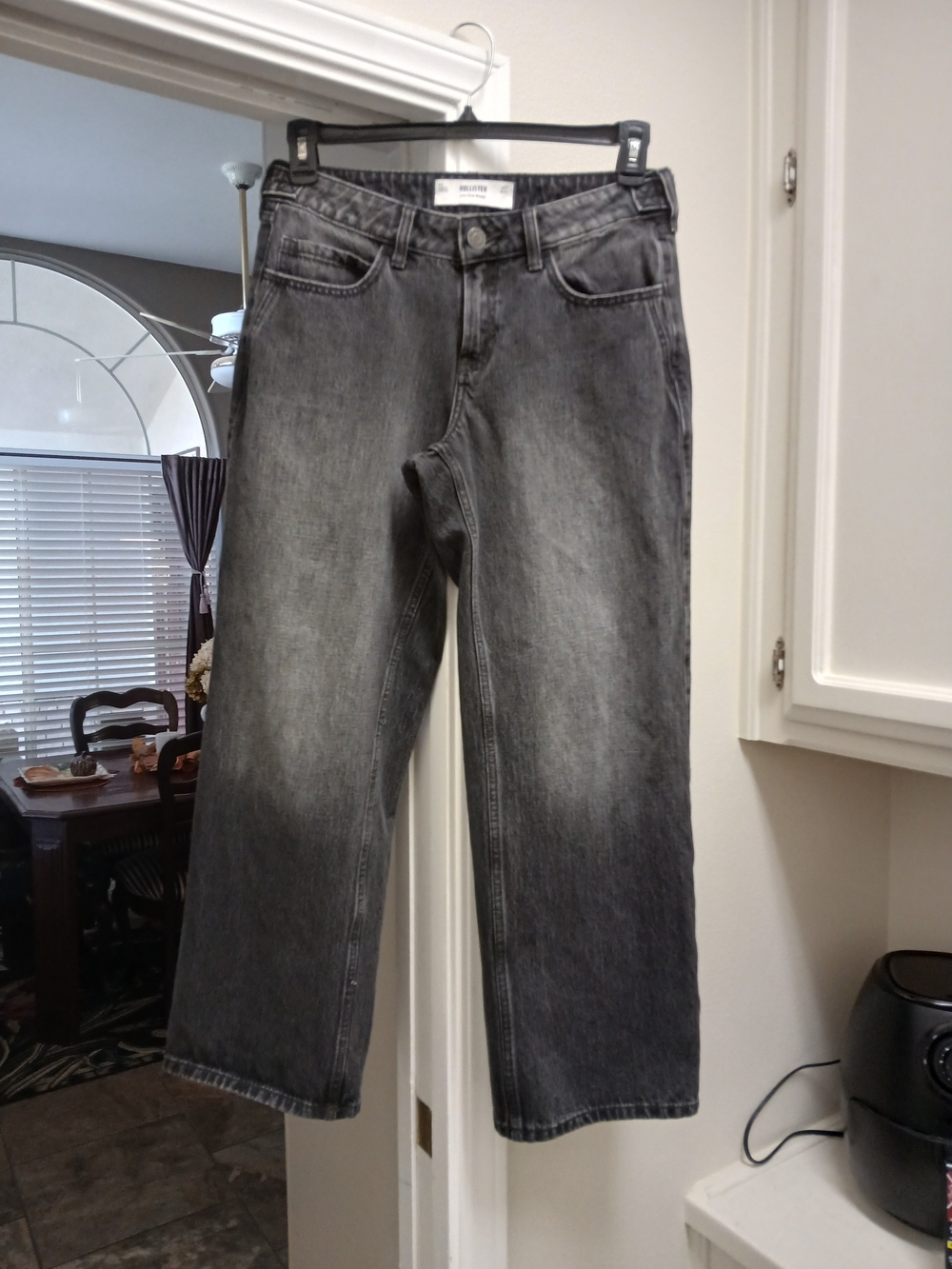 Hollister Low-Rise Baggy Jeans Black Waist 27 Short